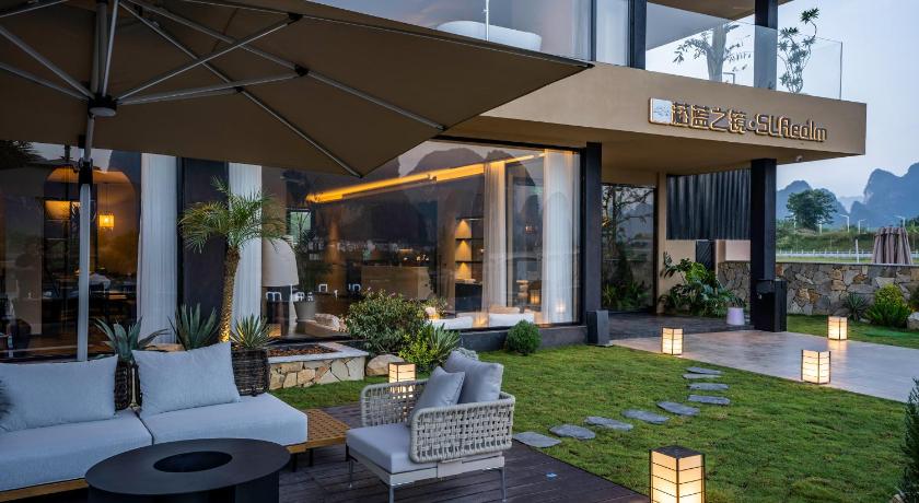 陽朔 Yangshuo Riverscape Retreat beside the Yulong River & swimming pool ホテル 外観