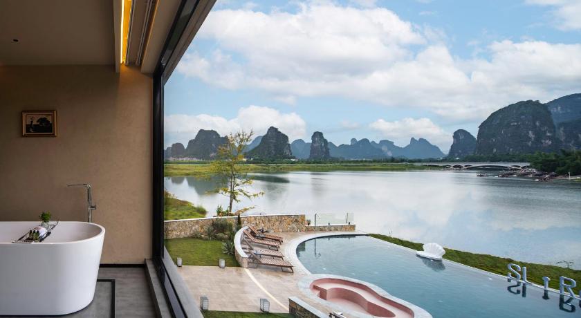 陽朔 Yangshuo Riverscape Retreat beside the Yulong River & swimming pool ホテル 施設