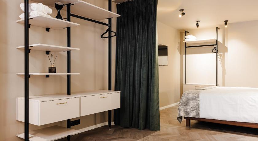 Image of Family Suite 8