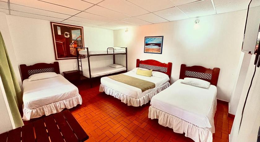 Image of Standard Family Room 1