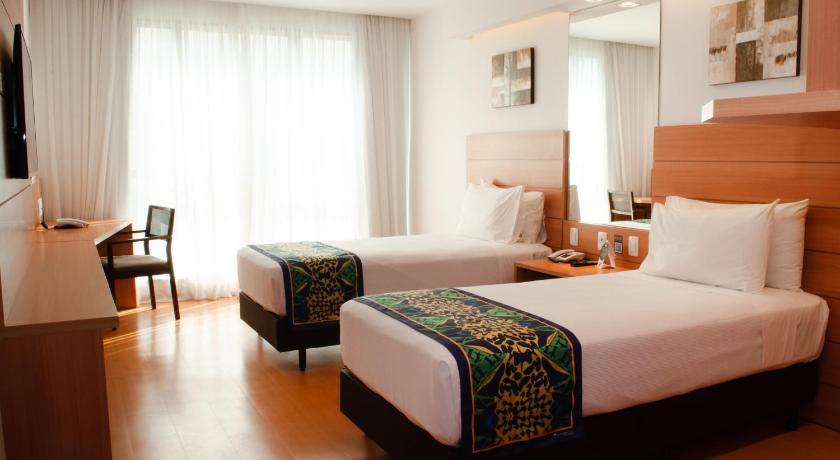 Superior szoba 2 külön ággyal - részleges tengeri kilátással (Superior Twin Room with Side Sea View) fotója 1