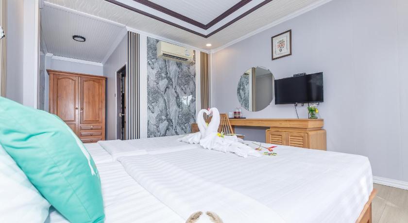 Image of Superior Twin Room 9