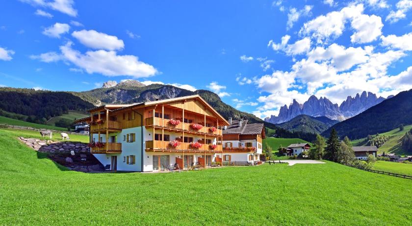 Proihof — Hotel in Funes