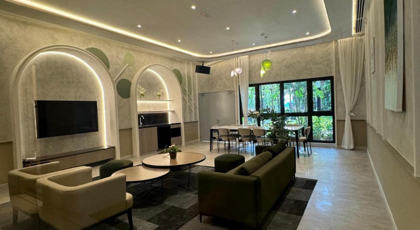 Agile platinum suites TRX KL - main image