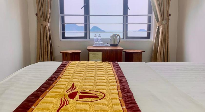 Image of Twin Room with City View 9