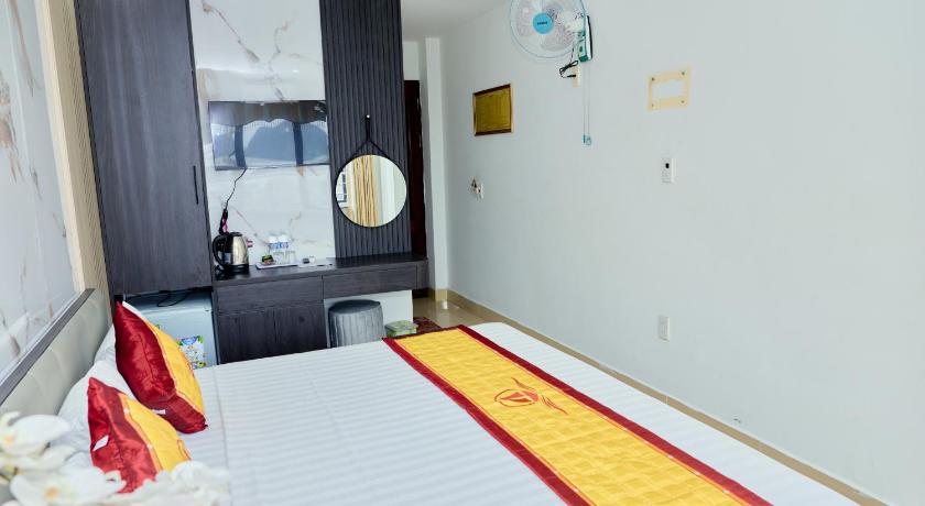 Image of Twin Room with City View 17