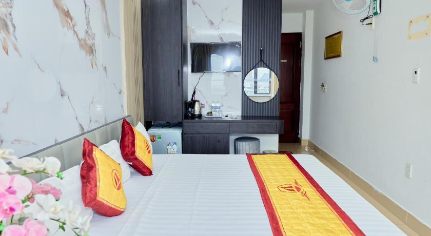 Image of Twin Room with City View 8