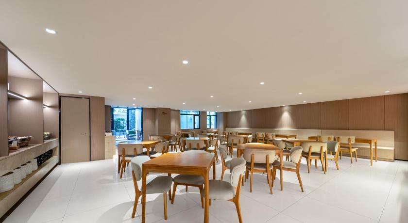 JI Hotel Shanghai Hongqiao Hub Songhong Road Metro Station – Shanghai, DC