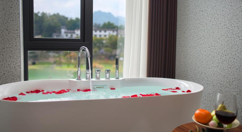 Zhangjiajie Zhenxi Hotel- Near Forest Park EastGate about 10 Min Walk - English Butler, Free Luggage