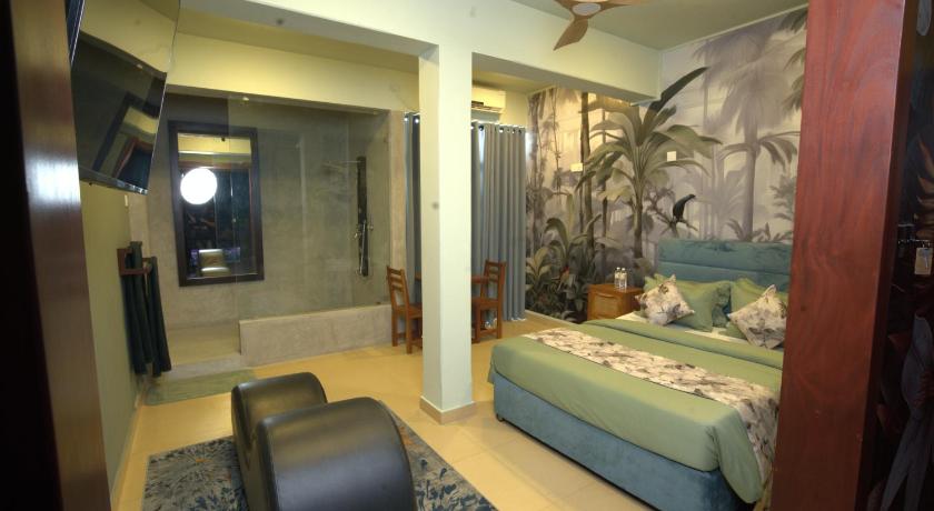 Beverly Hills Hotel - image 8