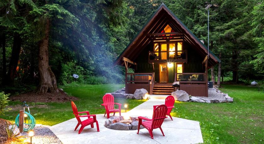 애쉬포드 (WA) Secluded Forest Retreat with Hot Tub and Stone Fireplace in Ashford, Washington 3성급 숙소 로비