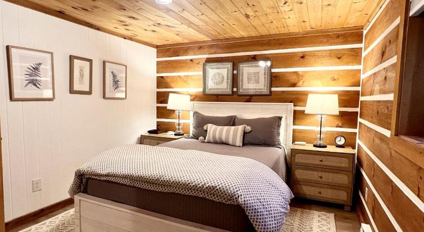 앤슬리 하이츠 (NC) Tranquil Mountain Escape with Outdoor Decks, Fireplace & Scenic Charm in Blowing Rock, North Carolin 3성급 숙소 스위트룸