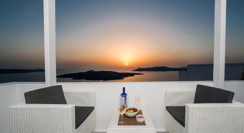 Corrado Caldera Apartments — Hotel in Santorini