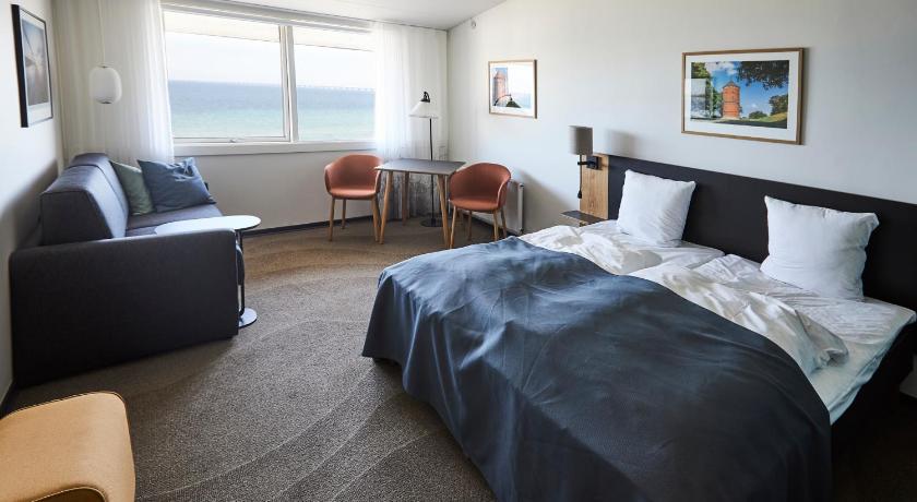 Image of Double or Twin Room with Sea View 3