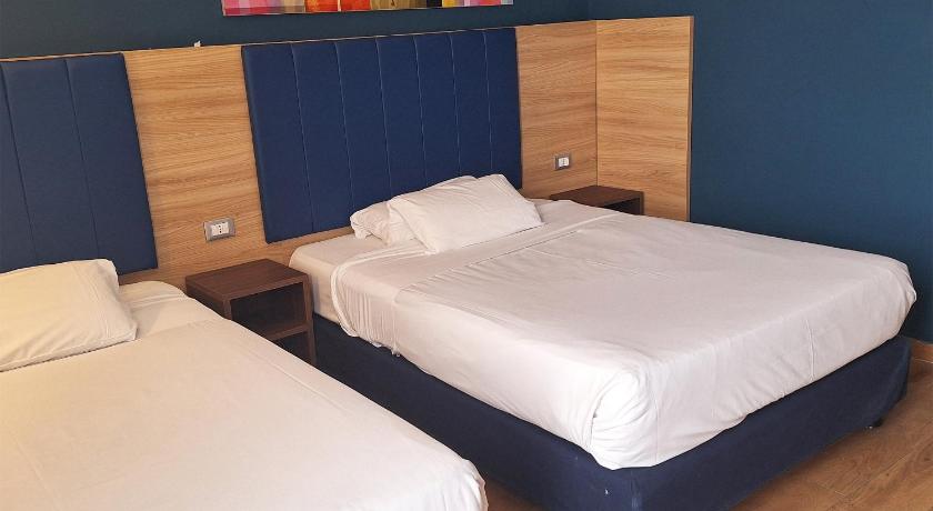 Image of Quadruple Room 8