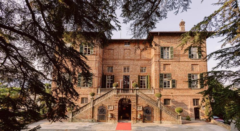 Castello di Casalborgone, Luxury Italian Castle Hotel