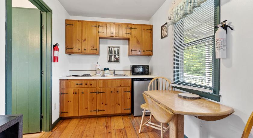 Fancy Gap (VA) Pet Friendly 2 Bedroom Cabin Hideaway For 4! Cabin 7 3-Star Accommodation exterior