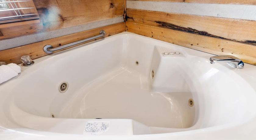 팬시 갭 (VA) Peaceful Pines Mountain Cabin with Jacuzzi and Views! Cabin 12 3성급 숙소 객실