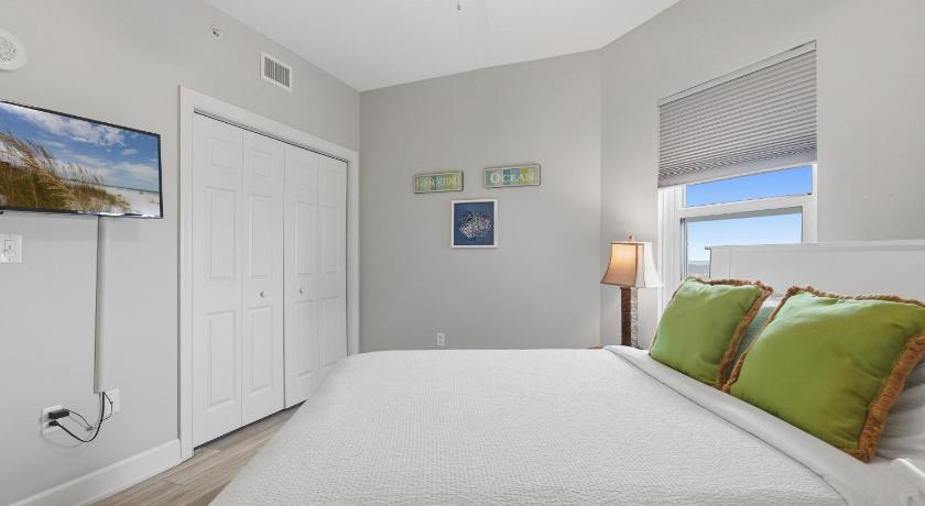 Image of Apartment with Sea View 7