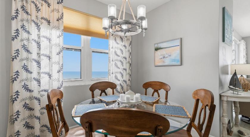 Image of Apartment with Sea View 8