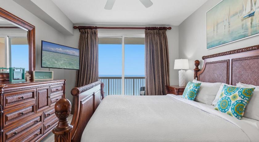 Image of Apartment with Sea View 3