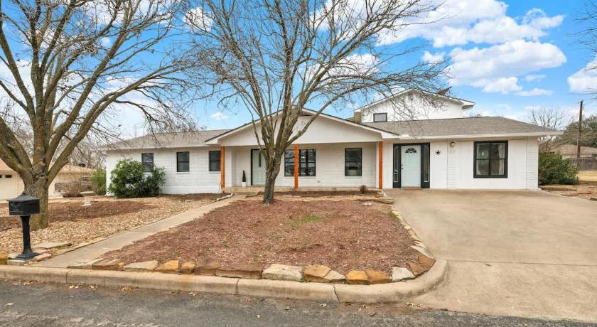 프레더릭스버그 (TX) Huge Luxury Home with Hot Tub and Sauna - 2 mi to Dwntn 3성급 숙소 객실