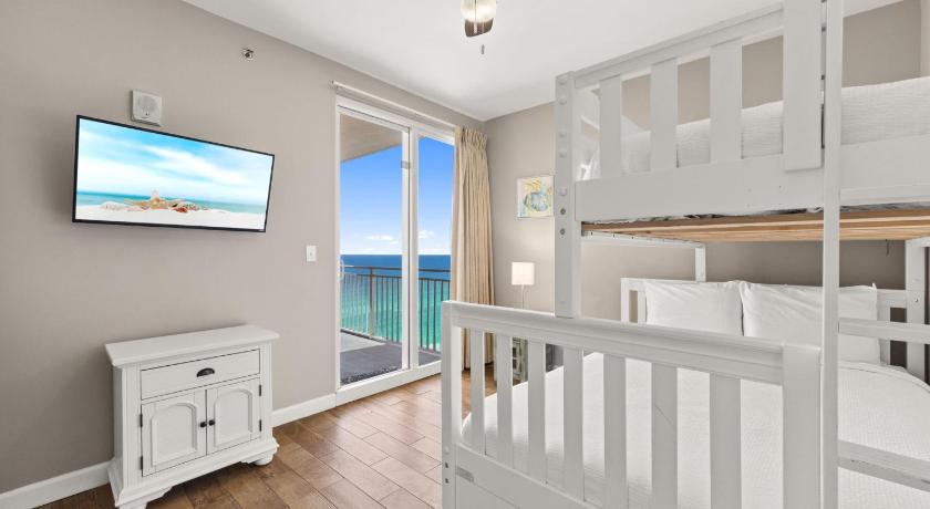 Image of Three-Bedroom Apartment - Oceanfront 9