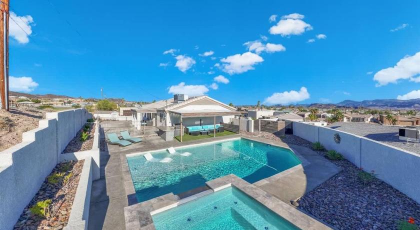 Lake Havasu City (AZ) Pool Spa Minutes to Lake Havasu Sleeps 12 4-Star Accommodation lobby