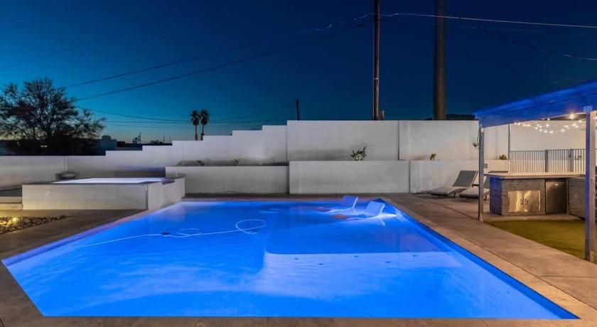 Lake Havasu City (AZ) Pool Spa Minutes to Lake Havasu Sleeps 12 4-Star Accommodation exterior