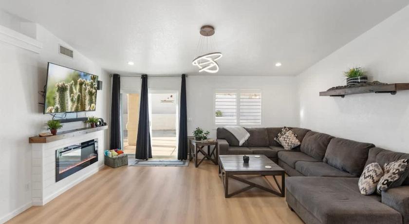 Lake Havasu City (AZ) Pool Spa Minutes to Lake Havasu Sleeps 12 4-Star Accommodation view