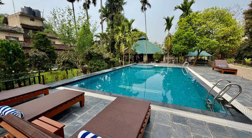Jungle Safari Resort — Chitwan (3)