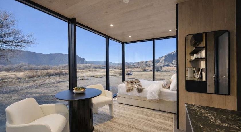 카이네빌 (UT) Reflections - Luxe Mirror Home Near Capitol Reef 4성급 숙소 로비