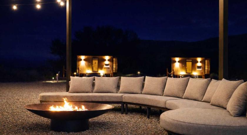 카이네빌 (UT) Reflections - Luxe Mirror Home Near Capitol Reef 4성급 숙소 레스토랑
