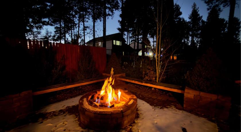フラグスタッフ Family Comfort Gas Fires Grill Playground Full AC Heat 4つ星 宿泊施設 施設