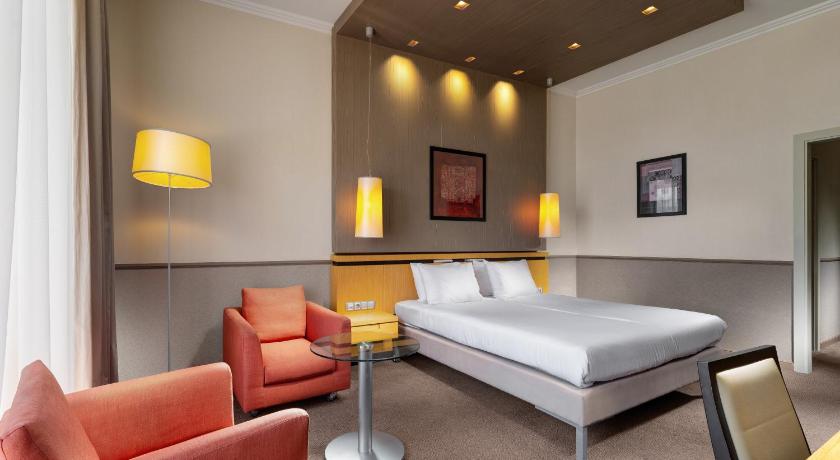 Image of Deluxe Double or Twin Room 4