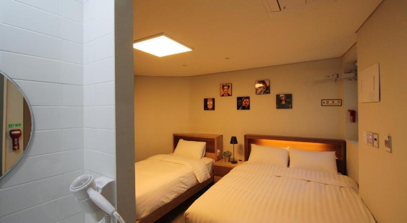 Image of Triple Room 6