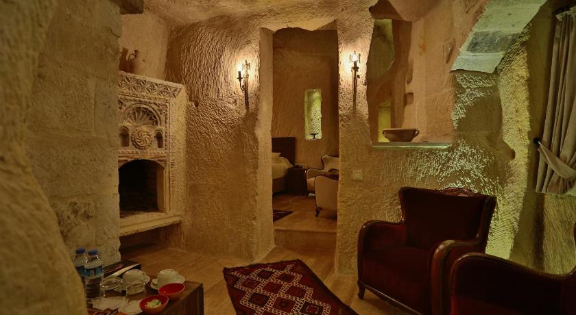 Acropolis Cave Suites