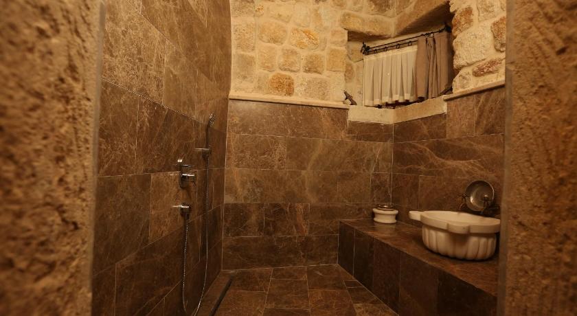 Acropolis Cave Suites