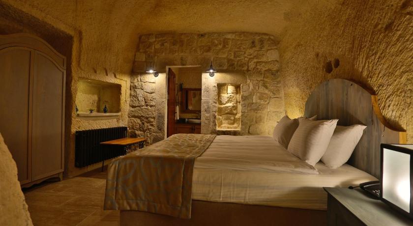 Acropolis Cave Suites