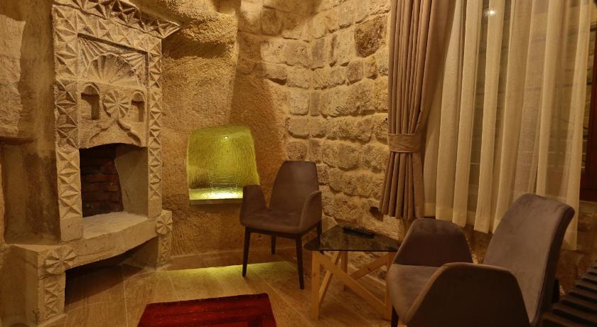 Acropolis Cave Suites