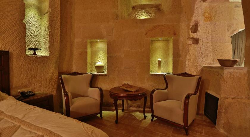 Acropolis Cave Suites