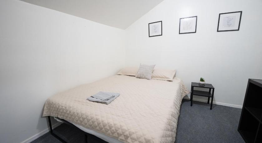 엘리자베스 (NJ) Modern & Cozy 2BR Getaway Private Rooms Near The Center 3성급 숙소 수영장