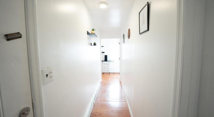 엘리자베스 (NJ) Modern & Cozy 2BR Getaway Private Rooms Near The Center 3성급 숙소 레스토랑