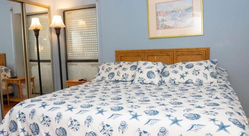 * Heart of Entertainment District * Pet Friendly