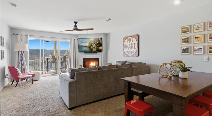오세이지 비치 (MO) Beach Area, 2 Pools, Pet-Friendly Condo at 205mm 4성급 숙소 수영장