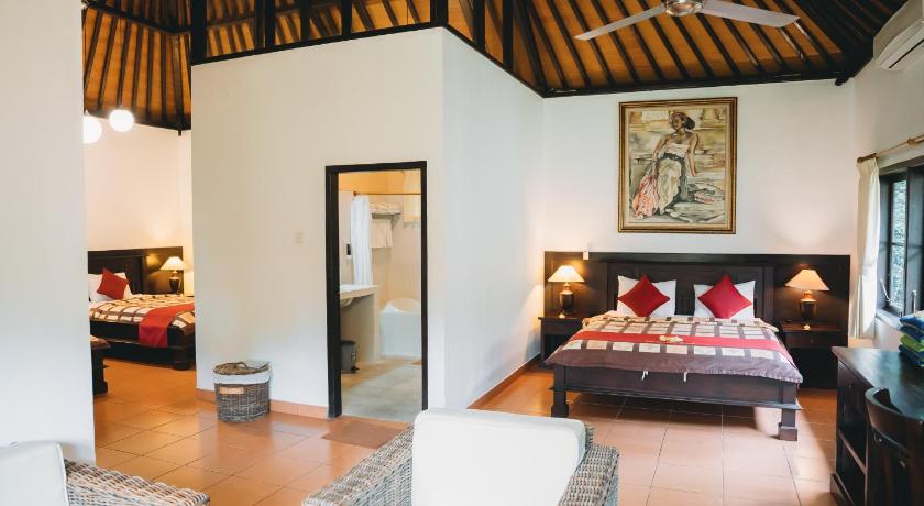 Image of Cottage Family 3
