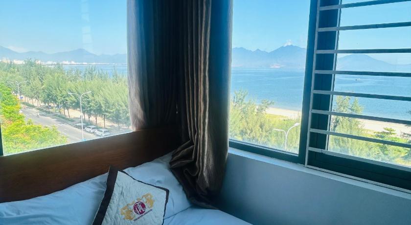 Image of Deluxe Double Room with Balcony and Sea View 2