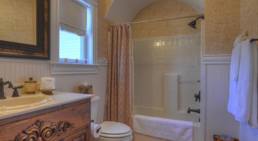 The Victoria Bed & Breakfast photo