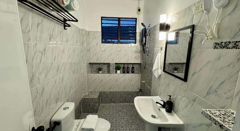 Image of Deluxe King Suite 2