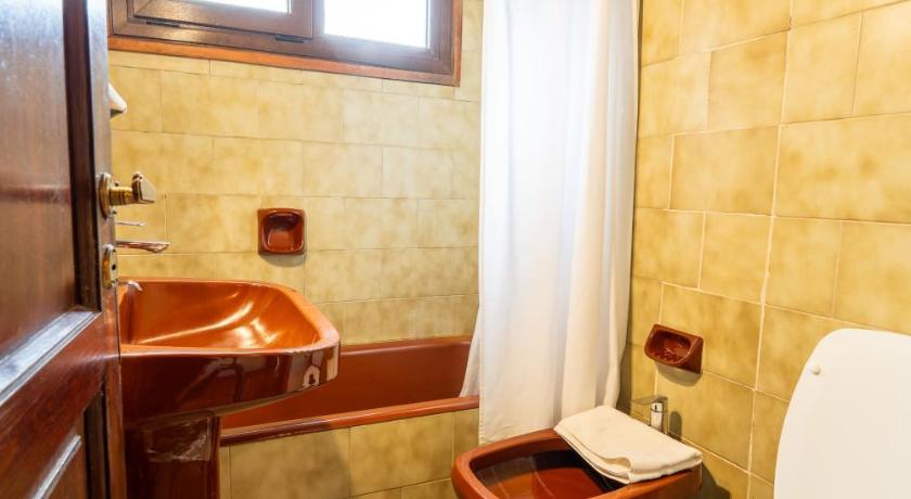 Image of Triple Room 2